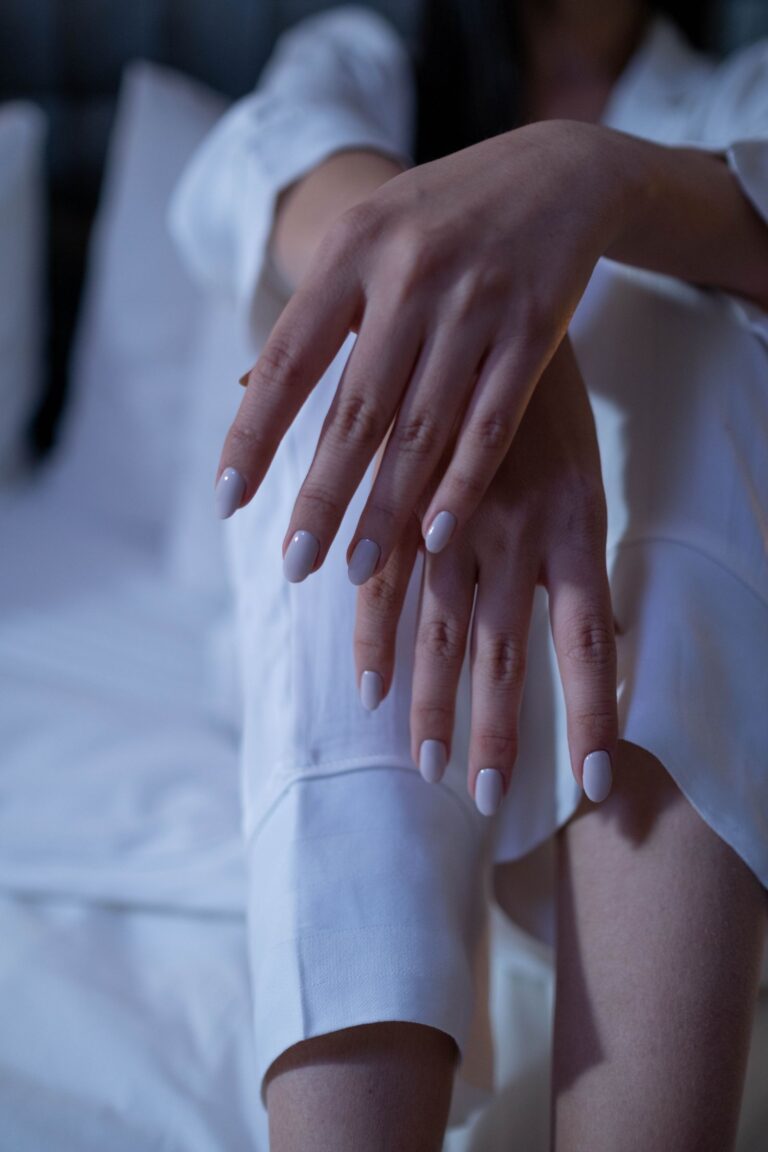 Białe paznokcie – manicure