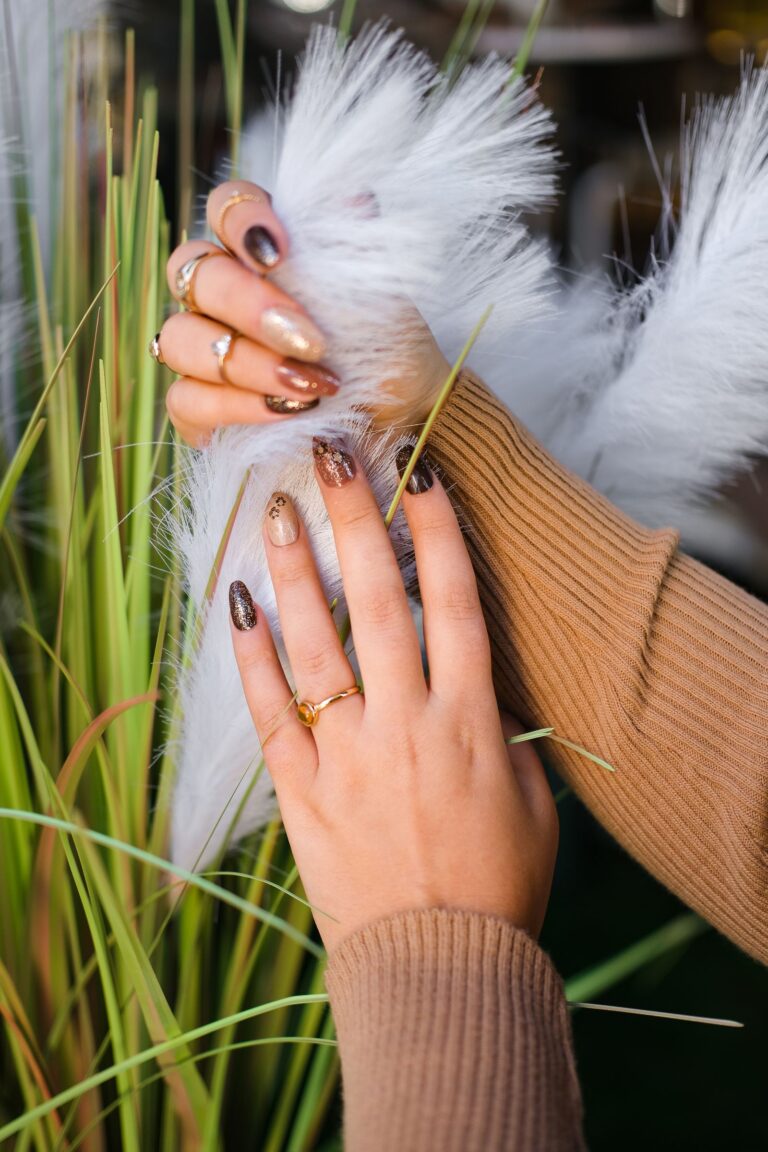 Kasztanowe paznokcie – manicure