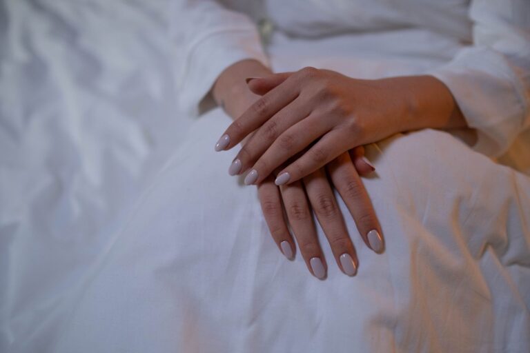 Porcelanowe paznokcie – manicure