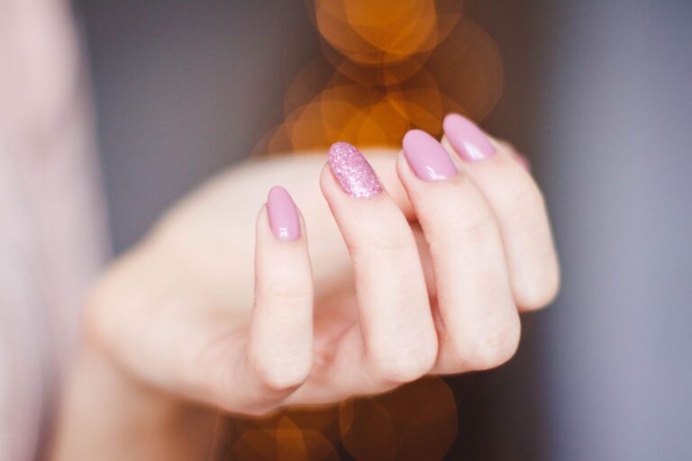 Baza hybrydowa i manicure hybrydowy