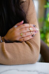 Paznokcie latte – manicure w kremowym nude brązie